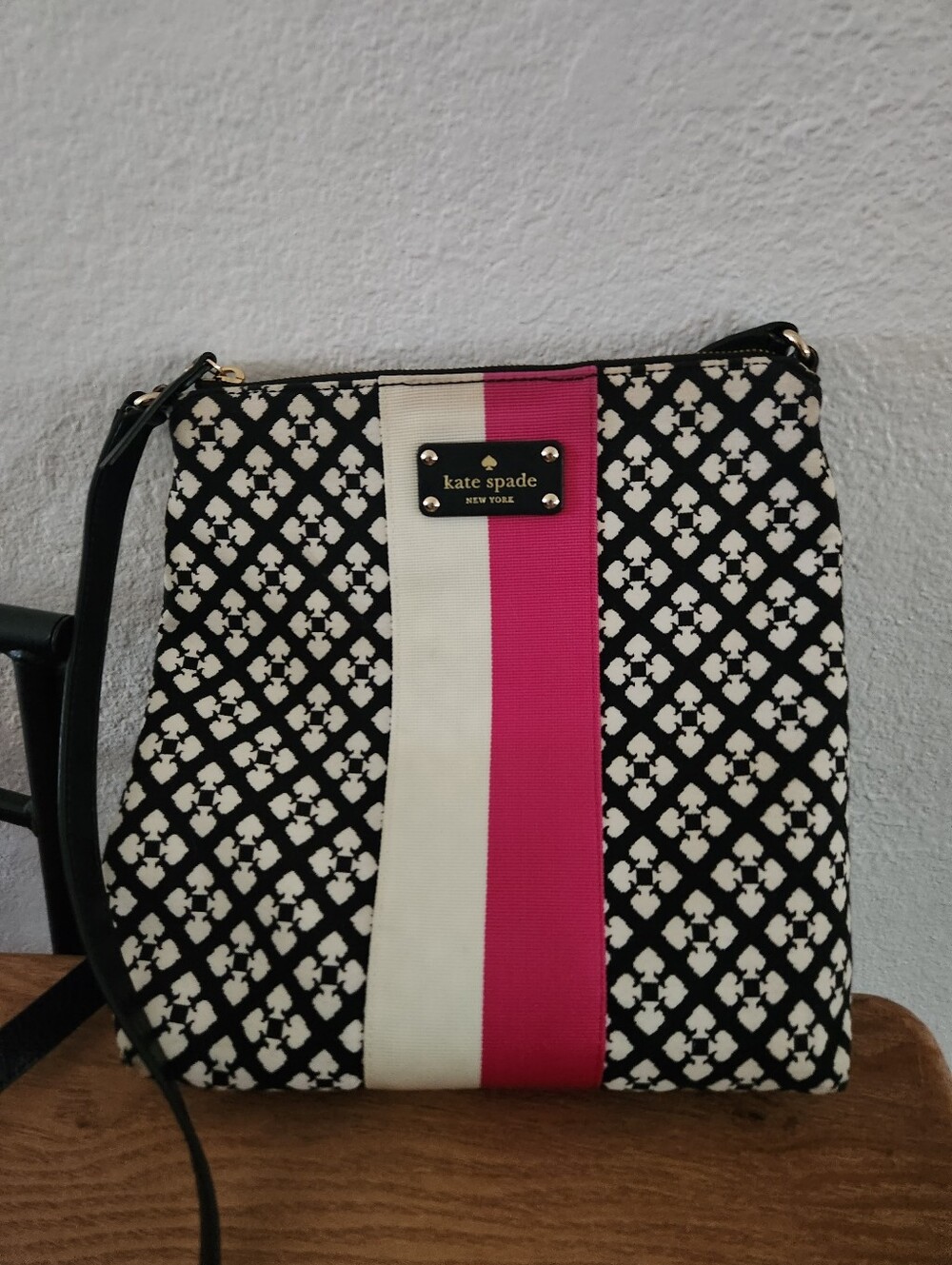 Kate Spade Black & Cream Crossbody